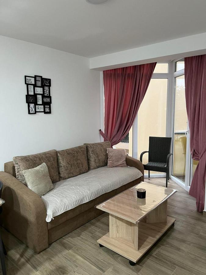 Hn Lux & Spa Veliko Gradište Exteriör bild